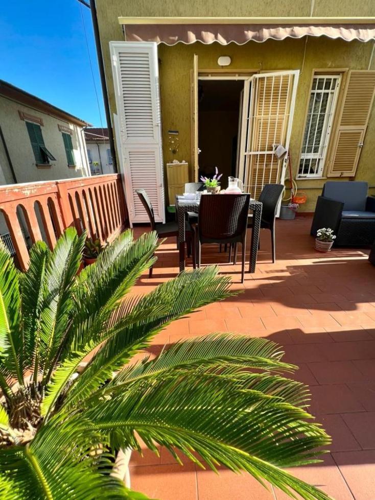 La Casa Di Ele, Parcheggio Privato Gratuito Apartment La Spezia Luaran gambar