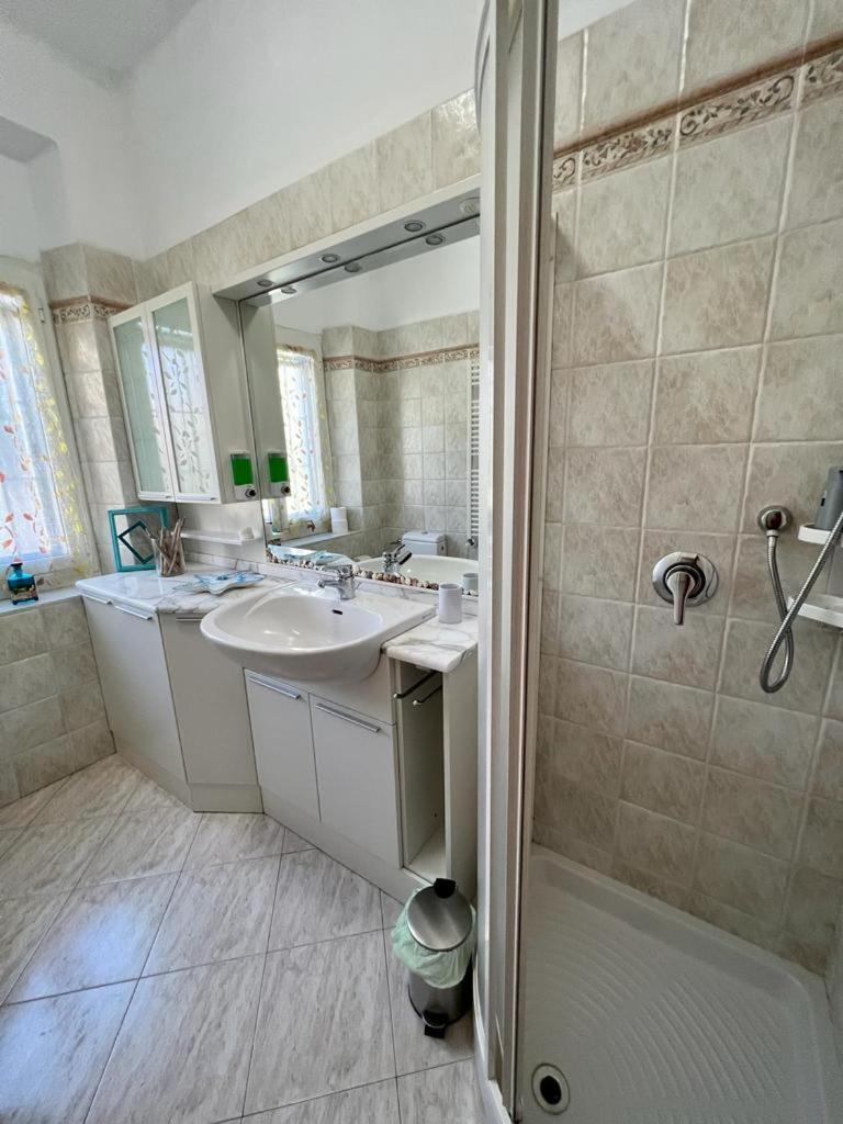 La Casa Di Ele, Parcheggio Privato Gratuito Apartment La Spezia Luaran gambar