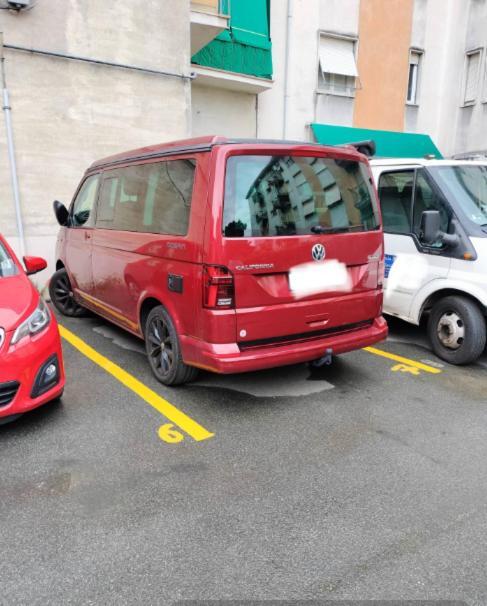 La Casa Di Ele, Parcheggio Privato Gratuito Apartment La Spezia Luaran gambar