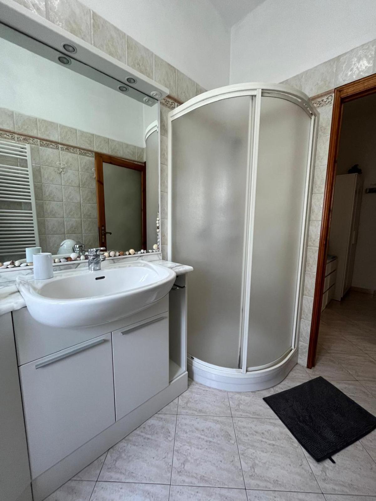 La Casa Di Ele, Parcheggio Privato Gratuito Apartment La Spezia Luaran gambar