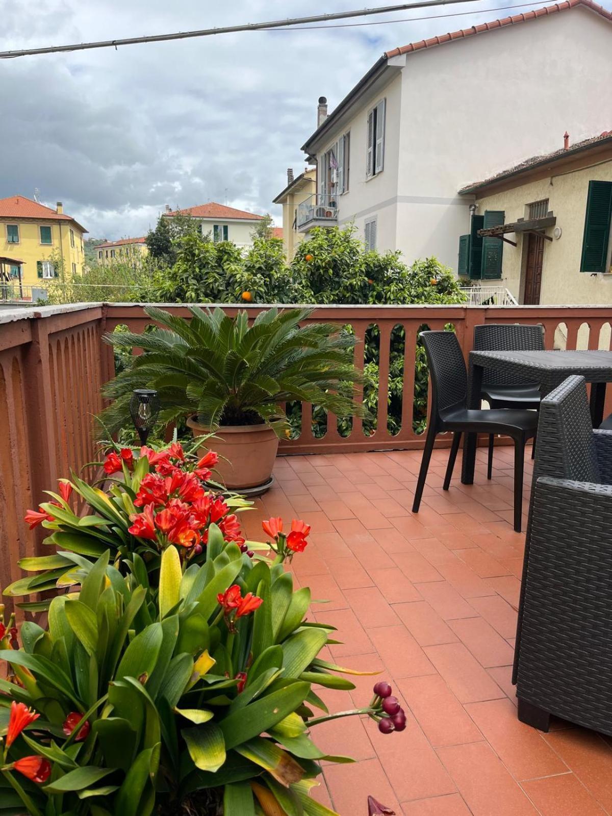 La Casa Di Ele, Parcheggio Privato Gratuito Apartment La Spezia Luaran gambar
